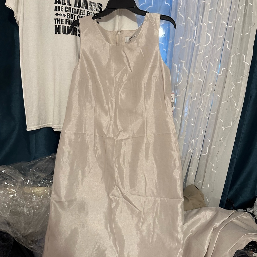Le Suit Cream Women's Wedding Dress - Picture 2 of 6